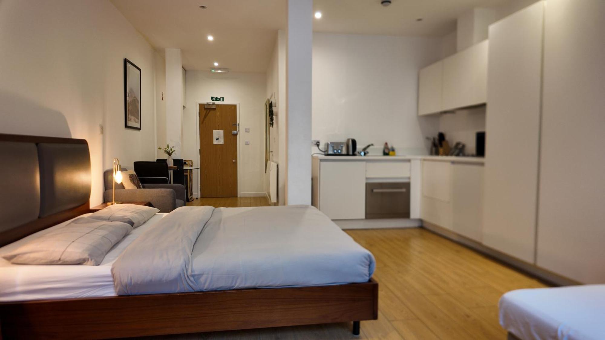 Sleep6 In Leicester Square, Soho Vr7 Лондон Екстер'єр фото